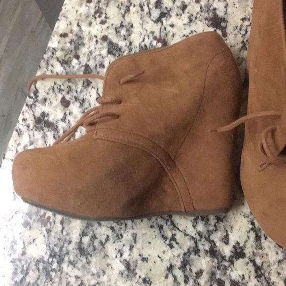 Faux-Suede booties - Picture 3 of 4